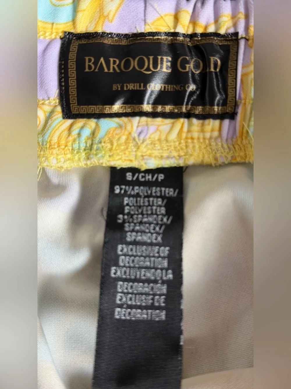 NWT Baroque Gold Men’s Baroque Print Shorts Mint Lavender Gold S.  MSRP $52